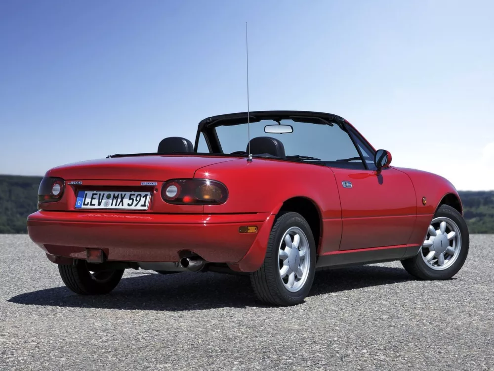 Автомобиль Mazda MX-5 I (NA) Родстер