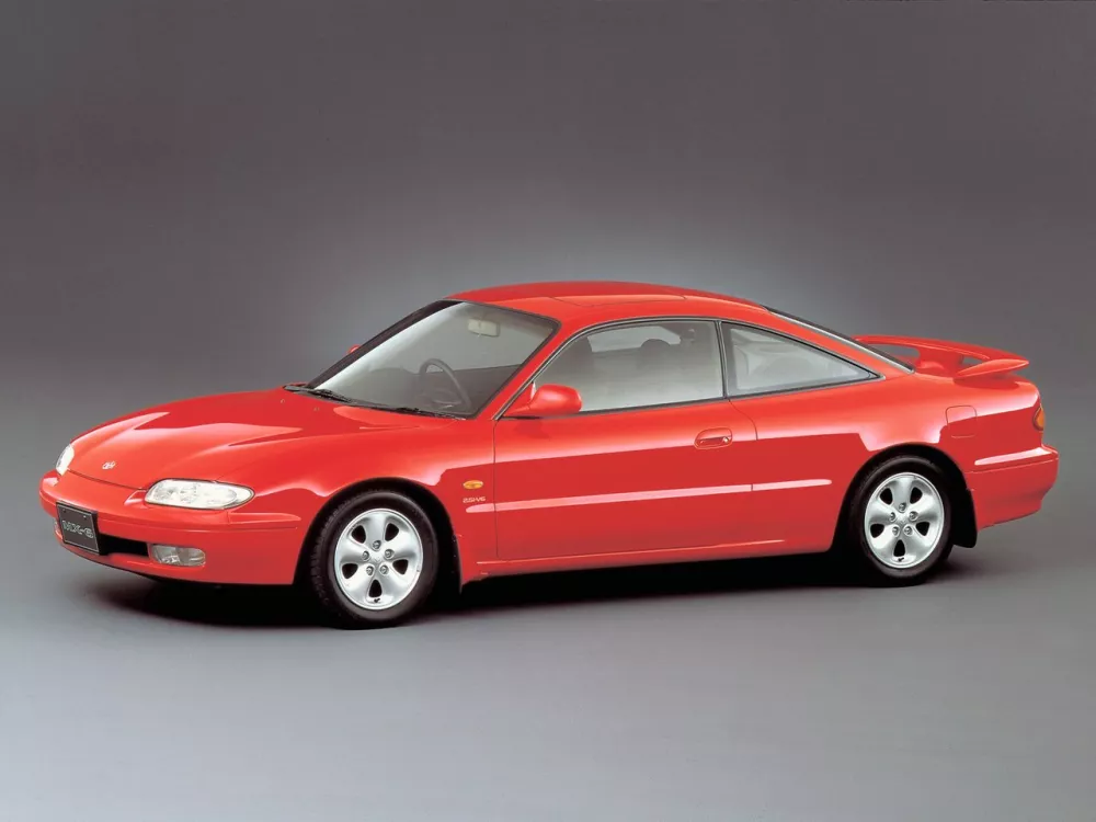 Автомобиль Mazda MX-6 Купе