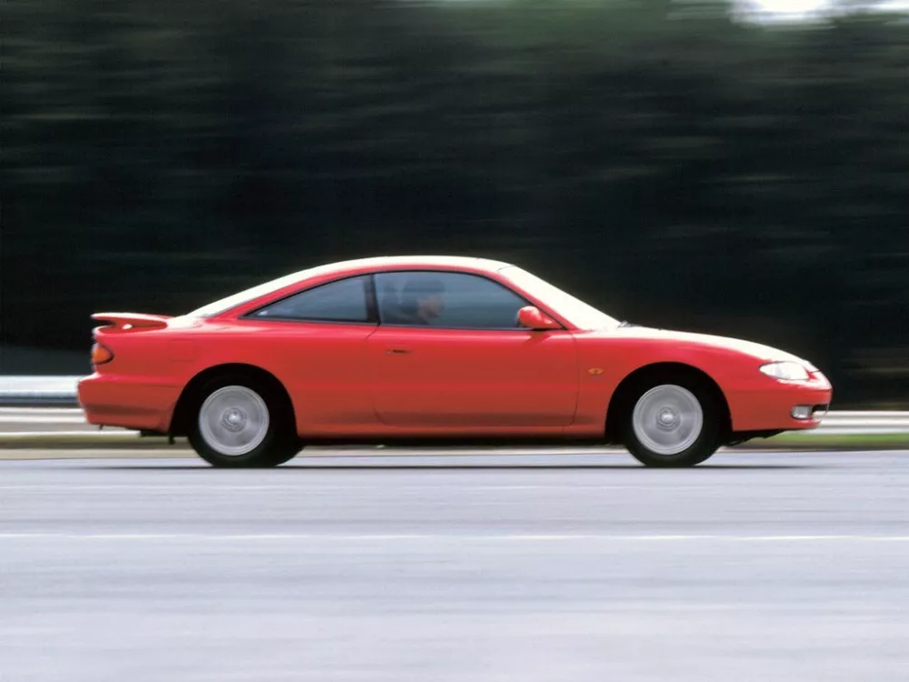 Автомобиль Mazda MX-6 Купе