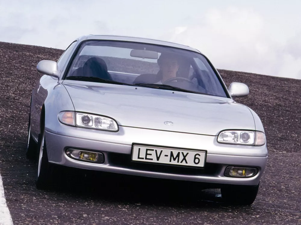 Автомобиль Mazda MX-6 Купе