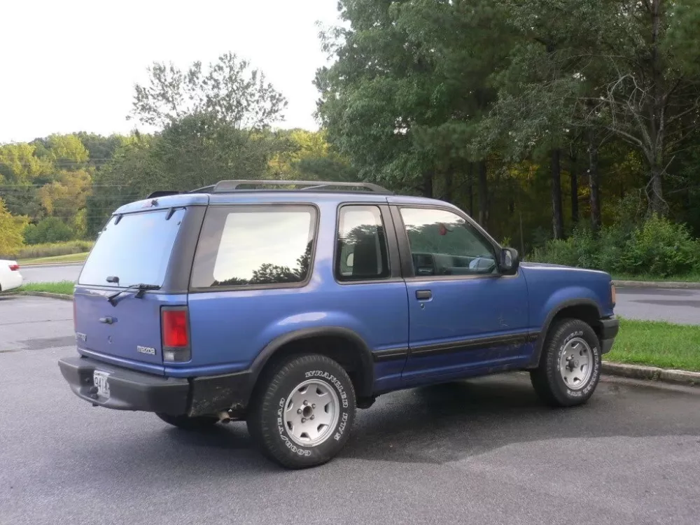 Автомобиль Mazda Navajo Внедорожник (3 двери)