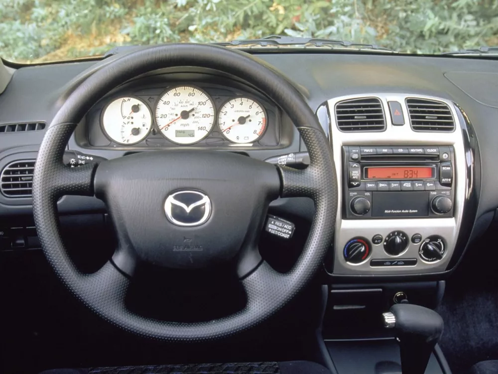 Автомобиль Mazda Protege III (BJ) Седан