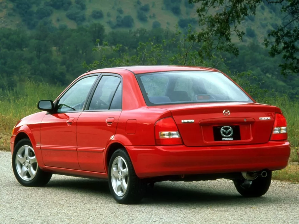 Автомобиль Mazda Protege II (BH) Седан