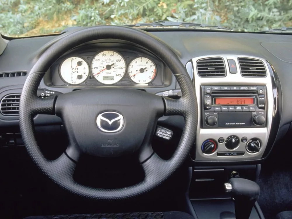 Автомобиль Mazda Protege III (BJ) Хэтчбек (5 дверей)