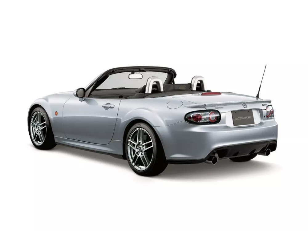 Автомобиль Mazda Roadster III (NC) Кабриолет