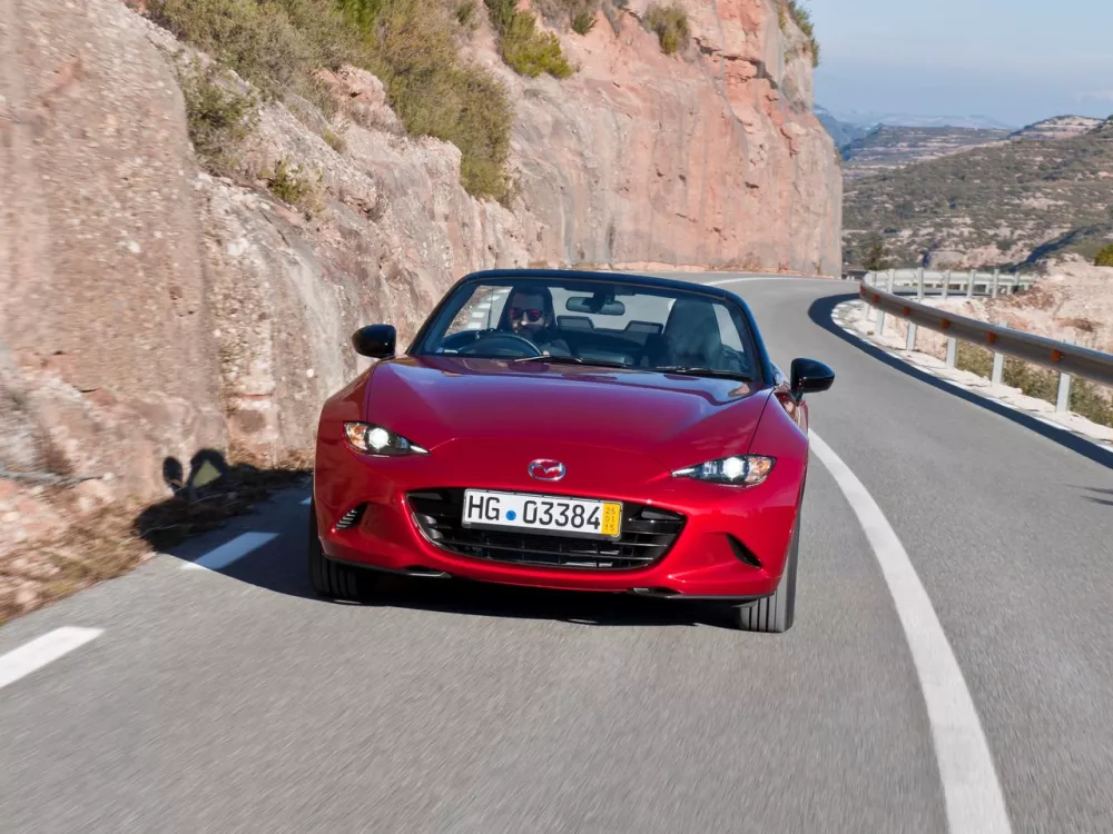 Автомобиль Mazda Roadster IV (ND) Кабриолет