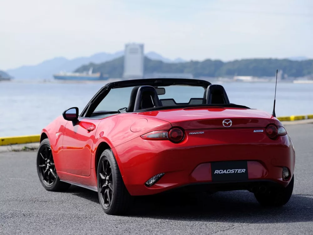 Автомобиль Mazda Roadster IV (ND) Кабриолет