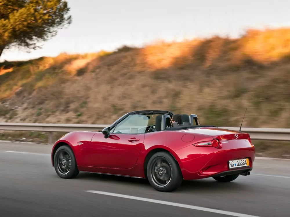 Автомобиль Mazda Roadster IV (ND) Кабриолет