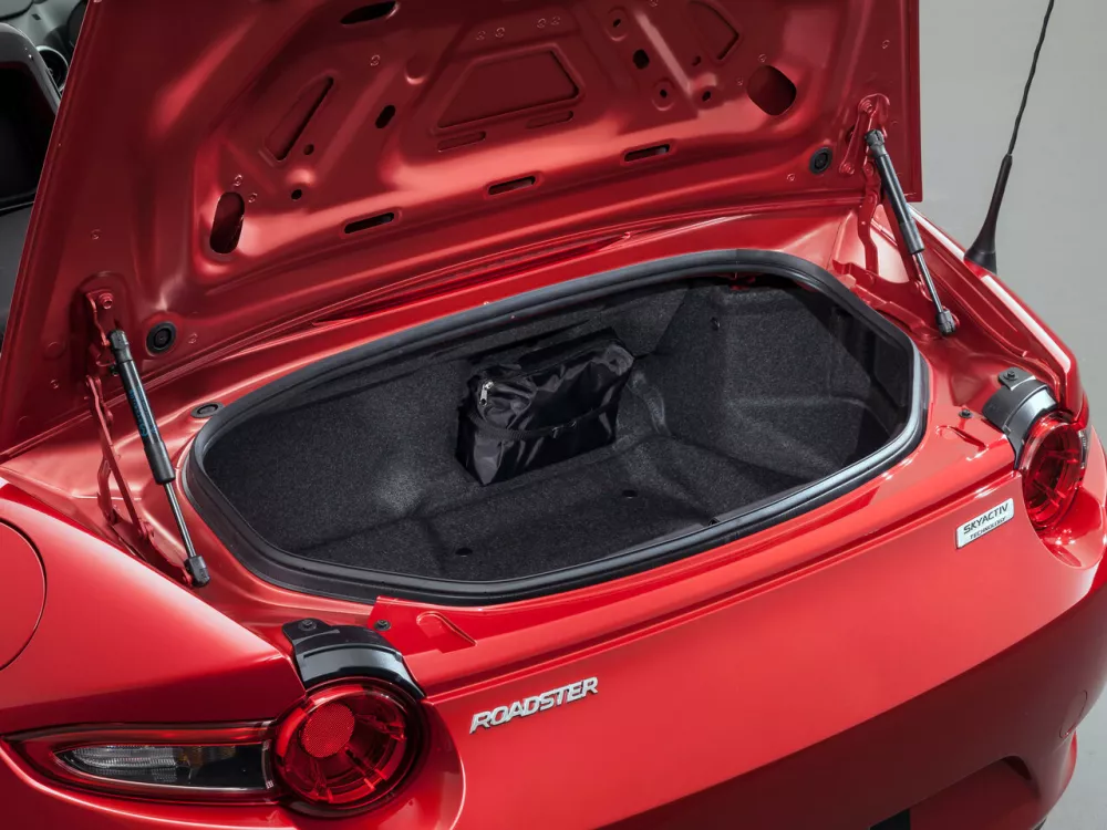 Автомобиль Mazda Roadster IV (ND) Кабриолет
