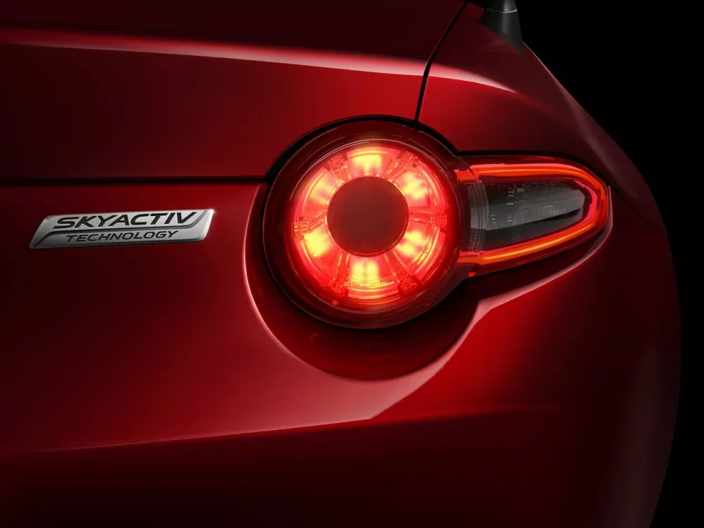 Автомобиль Mazda Roadster IV (ND) Кабриолет