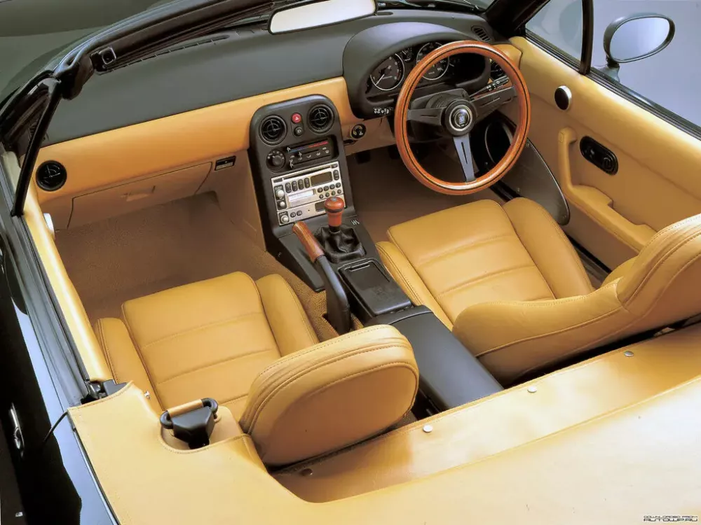 Автомобиль Mazda Roadster I (NA) Родстер