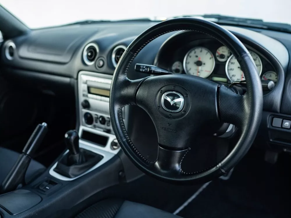 Автомобиль Mazda Roadster II (NB) Купе Coupe