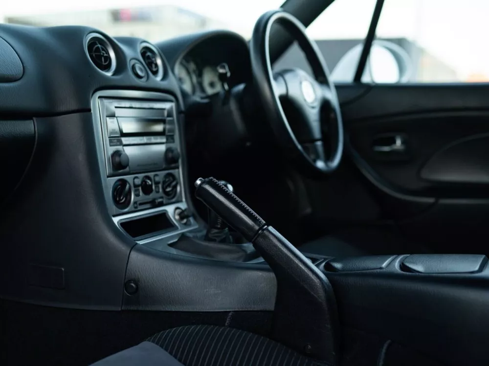 Автомобиль Mazda Roadster II (NB) Купе Coupe