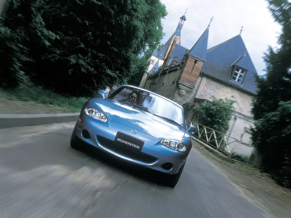 Автомобиль Mazda Roadster II (NB) Родстер