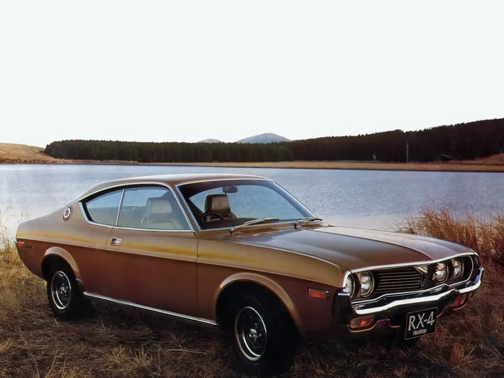 Автомобиль Mazda RX-4 Купе-хардтоп