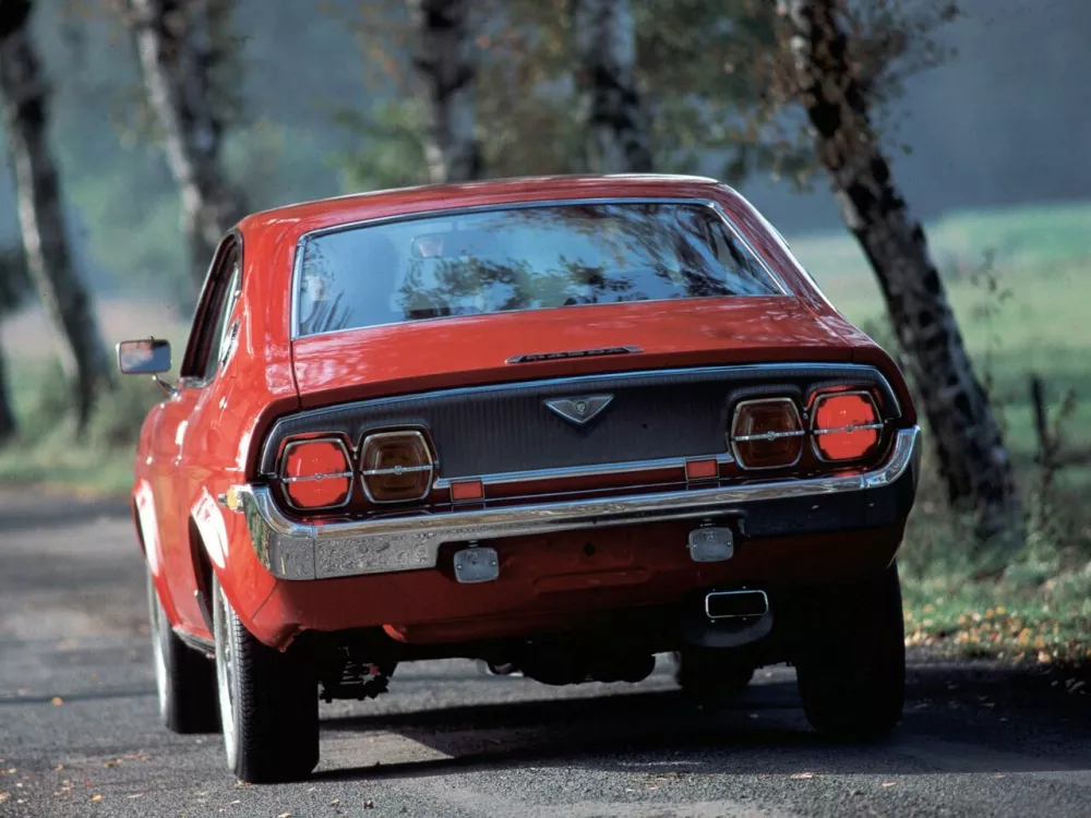 Автомобиль Mazda RX-4 Купе-хардтоп