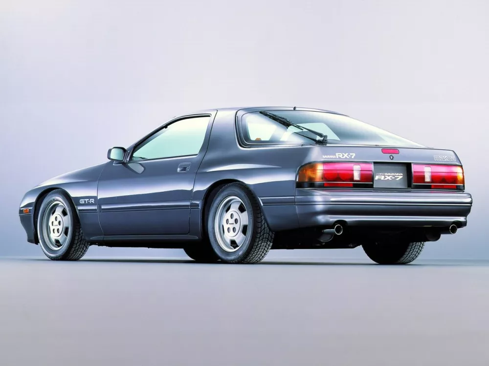 Автомобиль Mazda RX-7 II (FC) Купе
