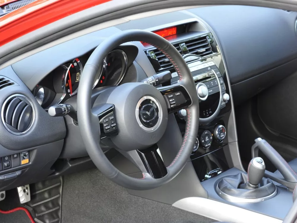 Автомобиль Mazda RX-8 I Рестайлинг Купе