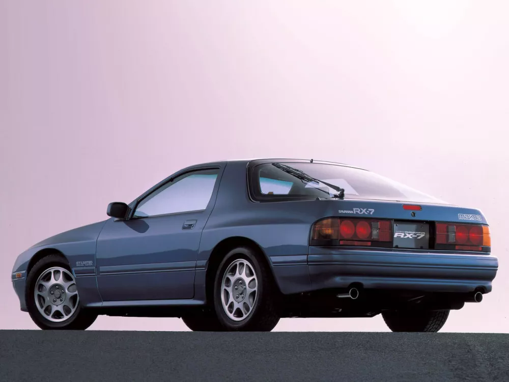 Автомобиль Mazda Savanna RX-7 II (FC) Рестайлинг Купе