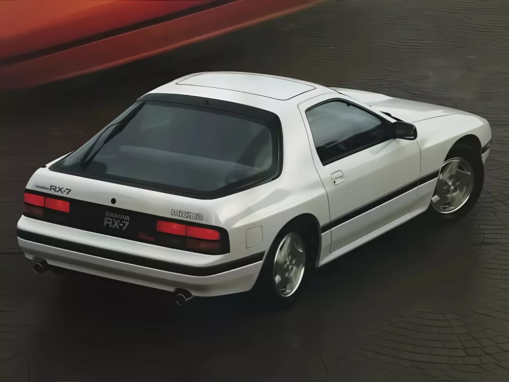 Автомобиль Mazda Savanna RX-7 II (FC) Купе