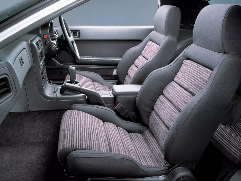 Автомобиль Mazda Savanna RX-7 II (FC) Рестайлинг Купе