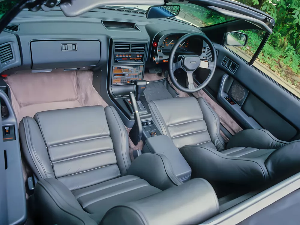 Автомобиль Mazda Savanna RX-7 II (FC) Кабриолет