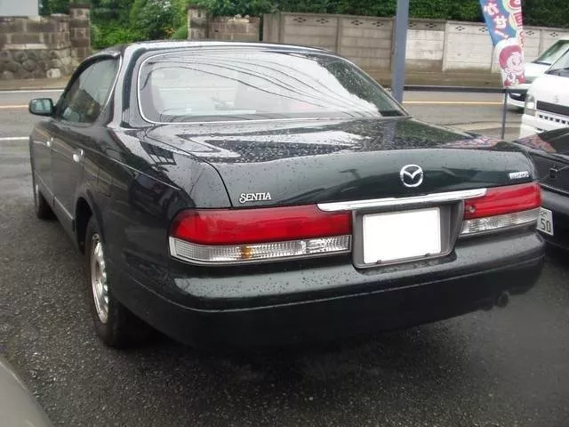 Автомобиль Mazda Sentia II (HE) Седан