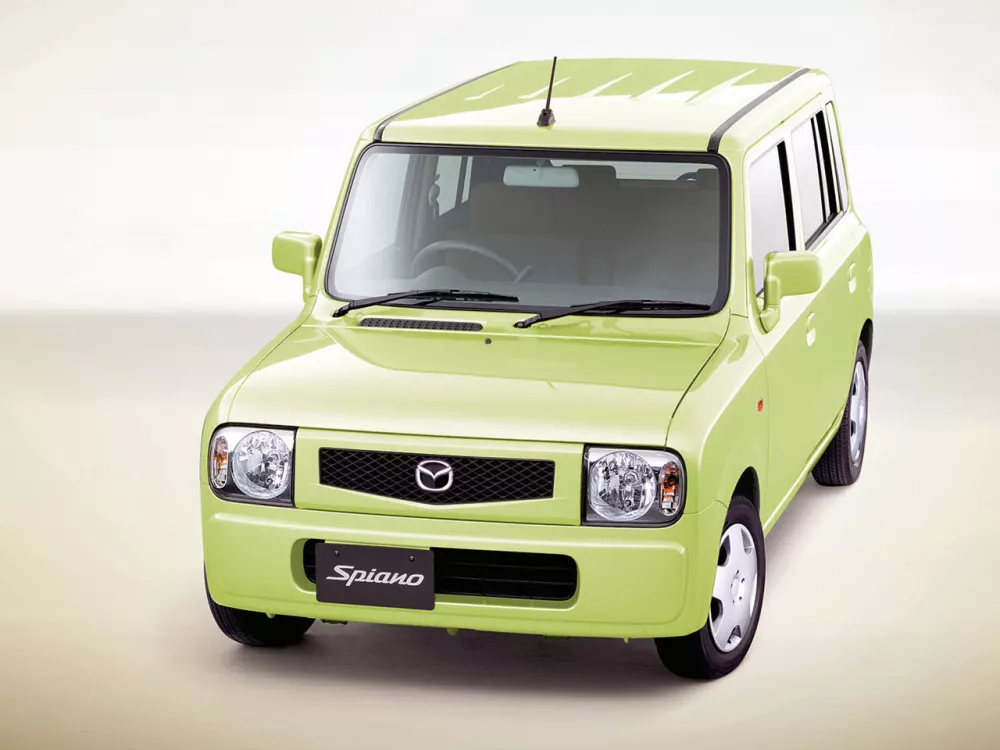 Автомобиль Mazda Spiano Хэтчбек (5 дверей)