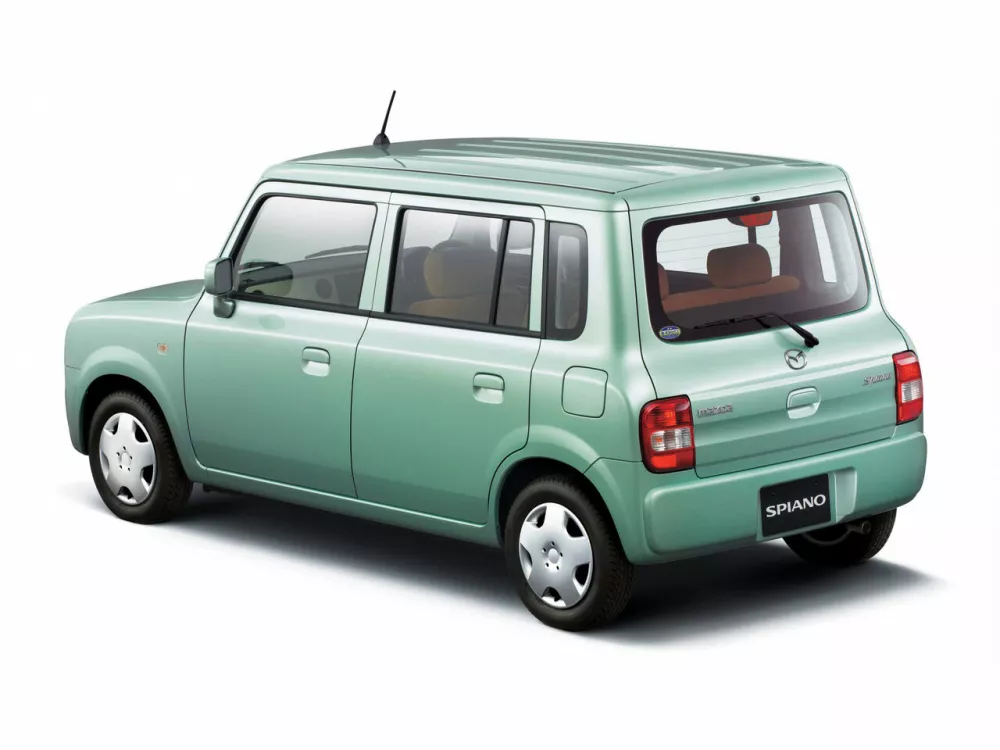 Автомобиль Mazda Spiano Хэтчбек (5 дверей)