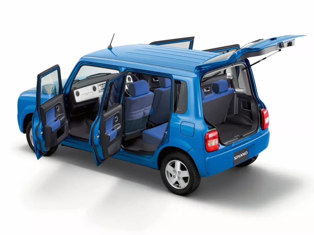 Автомобиль Mazda Spiano Хэтчбек (5 дверей)