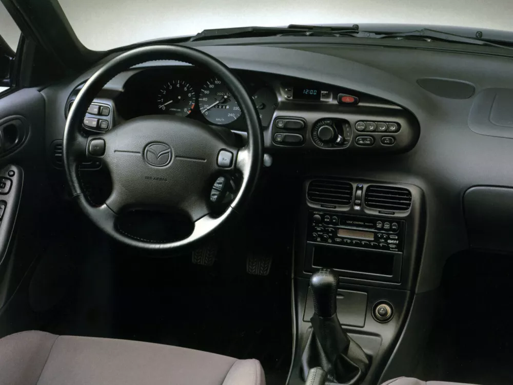 Автомобиль Mazda Xedos 6 Седан