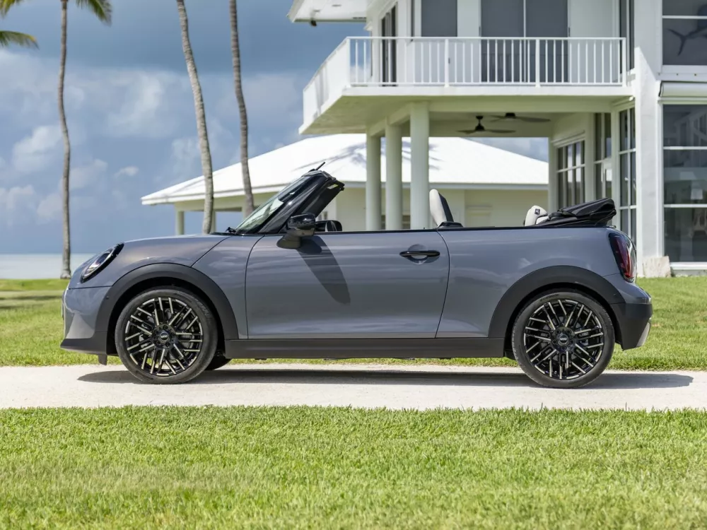 Автомобиль Mini Cabrio IV Кабриолет