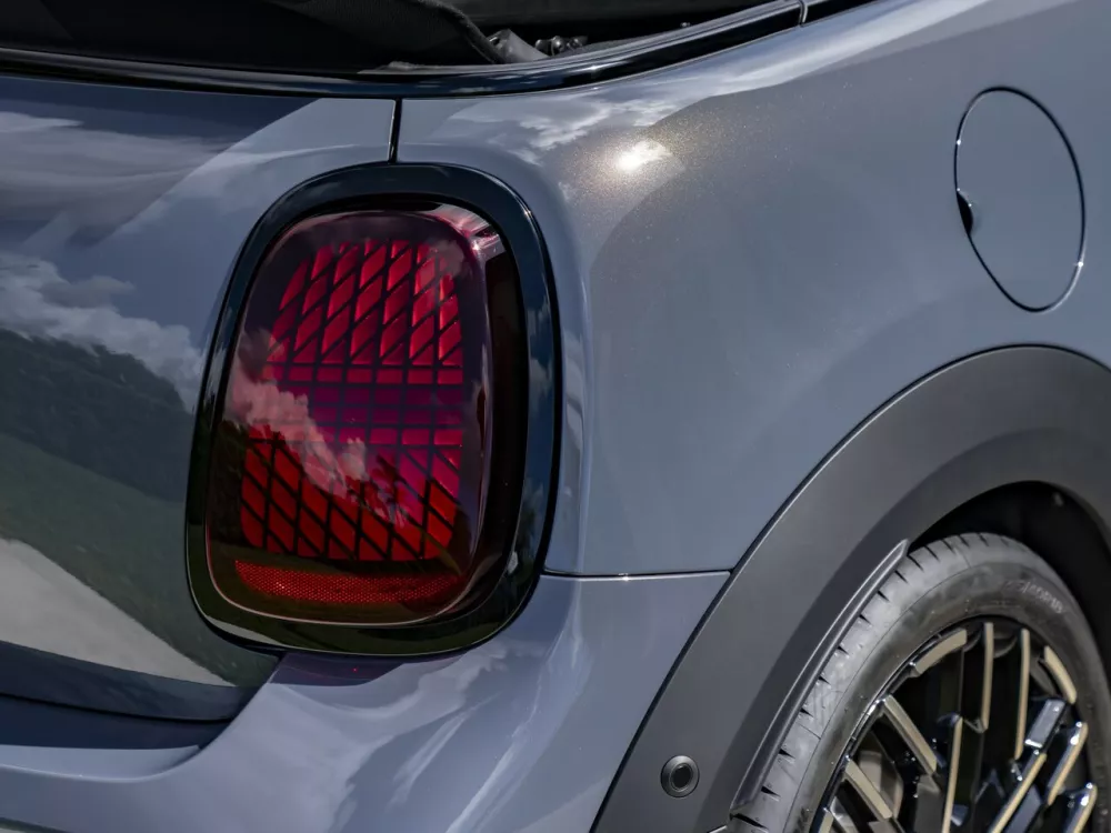 Автомобиль Mini Cabrio IV Кабриолет