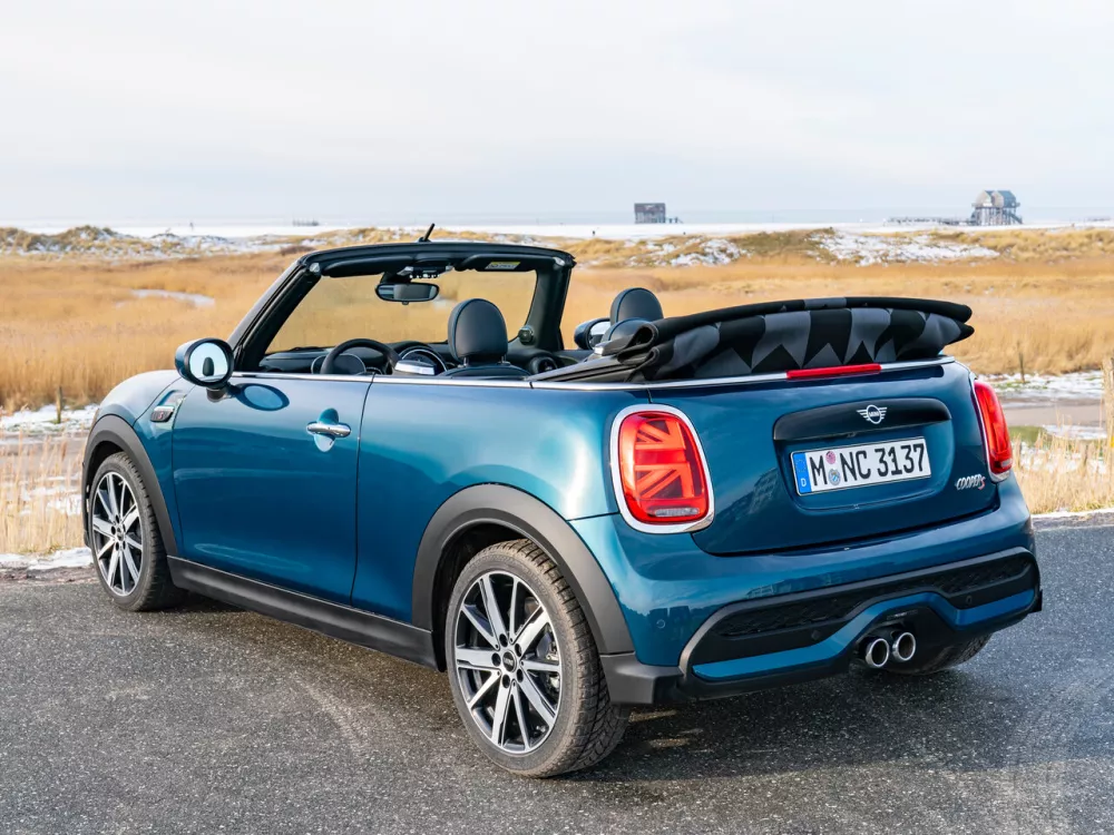 Автомобиль Mini Cabrio III Рестайлинг 2 Кабриолет