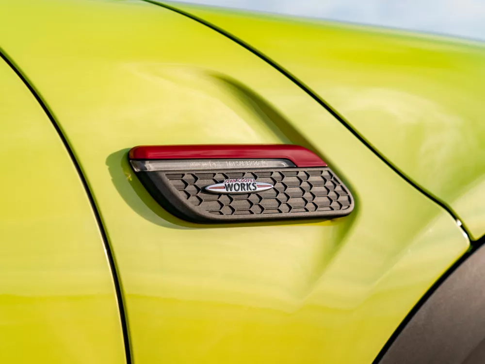 Автомобиль Mini Cabrio III Рестайлинг 2 Кабриолет JCW