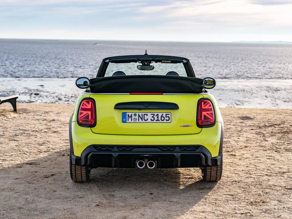 Автомобиль Mini Cabrio III Рестайлинг 2 Кабриолет JCW