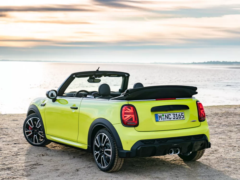 Автомобиль Mini Cabrio III Рестайлинг 2 Кабриолет JCW