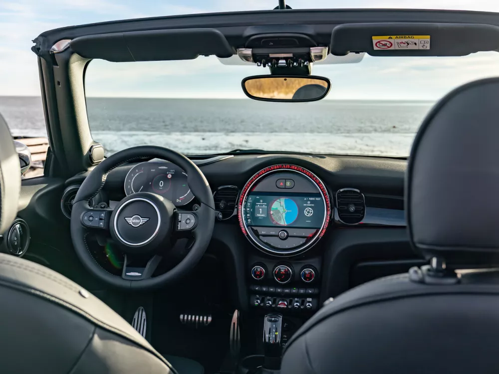 Автомобиль Mini Cabrio III Рестайлинг 2 Кабриолет JCW