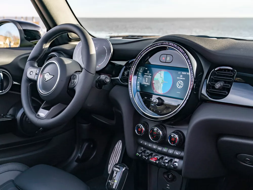 Автомобиль Mini Cabrio III Рестайлинг 2 Кабриолет JCW