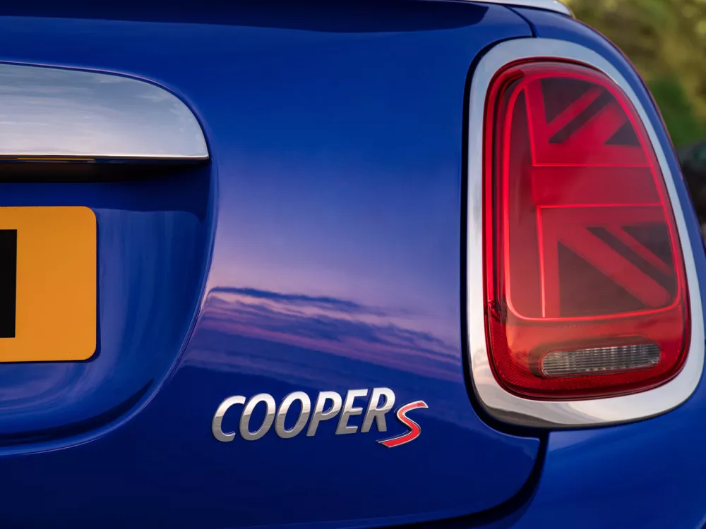 Автомобиль Mini Cabrio III Рестайлинг Кабриолет Cooper S