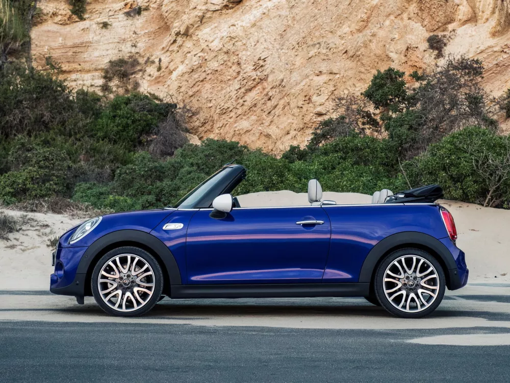 Автомобиль Mini Cabrio III Рестайлинг Кабриолет Cooper S