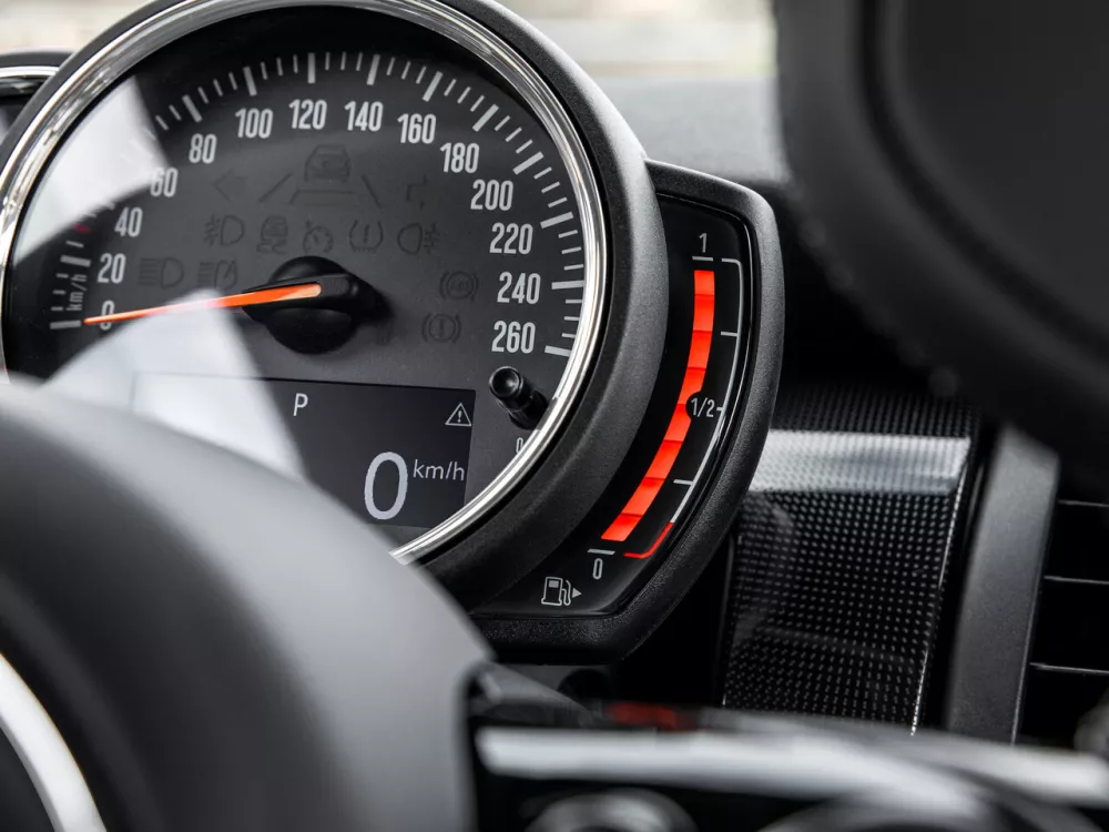 Автомобиль Mini Cabrio III Рестайлинг Кабриолет Cooper S