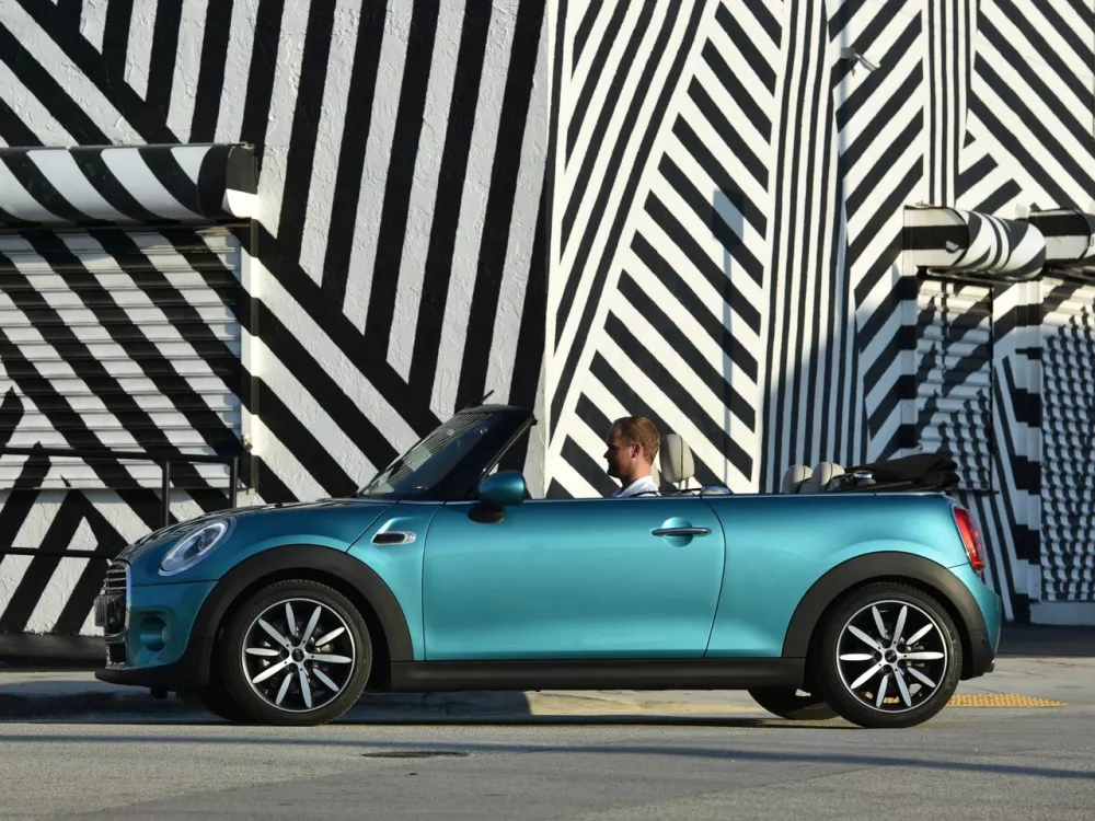 Автомобиль Mini Cabrio III Кабриолет
