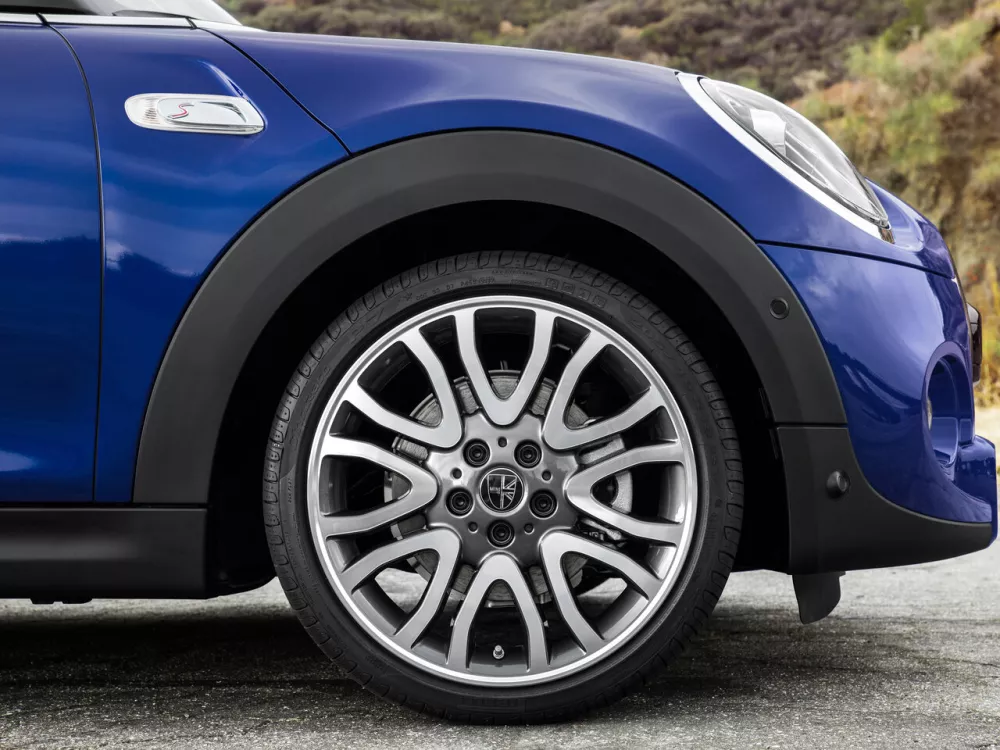 Автомобиль Mini Cabrio III Рестайлинг Кабриолет Cooper S