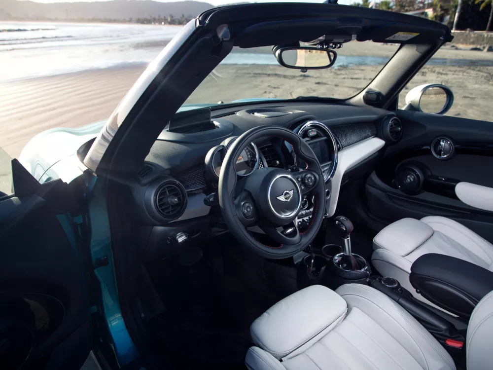 Автомобиль Mini Cabrio III Кабриолет Cooper S