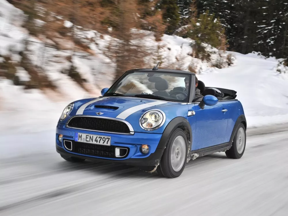 Автомобиль Mini Cabrio II Рестайлинг Кабриолет Cooper S