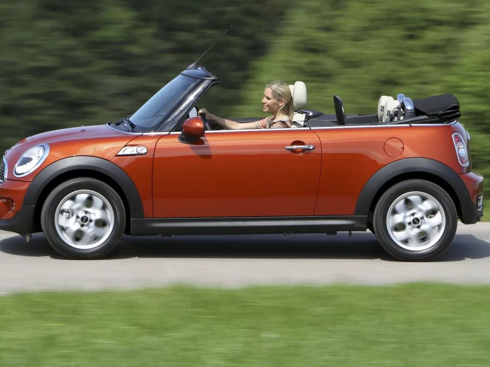 Автомобиль Mini Cabrio II Рестайлинг Кабриолет Cooper S