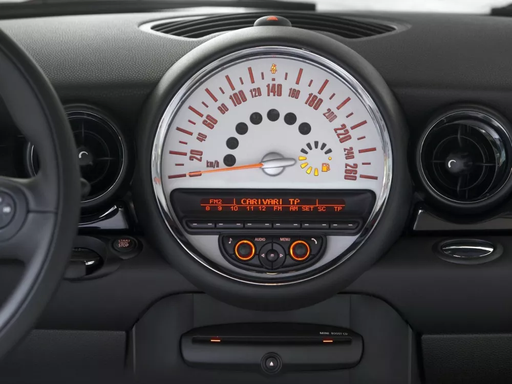 Автомобиль Mini Cabrio II Рестайлинг Кабриолет Cooper S