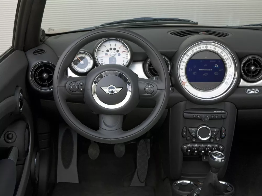 Автомобиль Mini Cabrio II Рестайлинг Кабриолет Cooper S