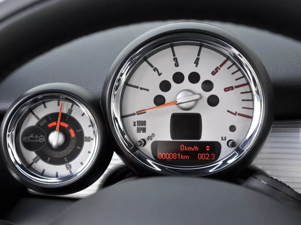 Автомобиль Mini Cabrio II Рестайлинг Кабриолет